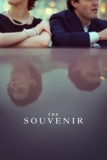 Nonton film The Souvenir (2019) subtitle indonesia